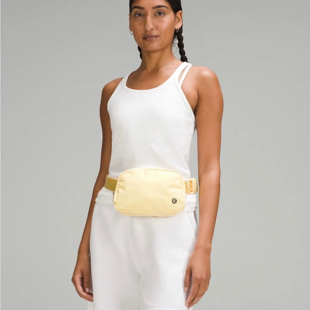 NEW LULULEMON EVERYWHERE BELT BAG SWIRL YELLOW - Picture 6 of 8
